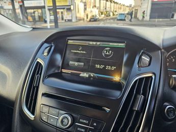 FORD FOCUS 1.6 Titanium Hatchback 5dr Petrol Powershift Euro 6 (125 ps)