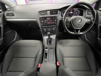VOLKSWAGEN E-GOLF 35.8kWh e-Golf Hatchback 5dr Electric Auto (136 ps)
