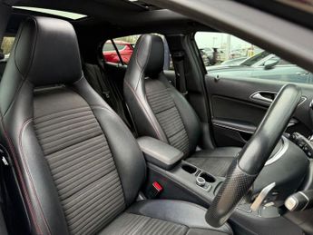 MERCEDES-BENZ 180 2.1 GLA220d AMG Line (Premium Plus) SUV 5dr Diesel 7G-DCT 4MATIC