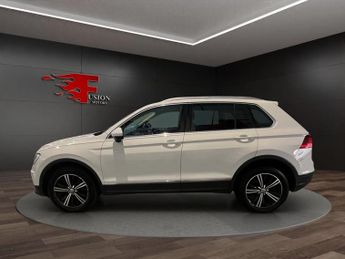 VOLKSWAGEN TIGUAN 2.0 TDI BlueMotion Tech SE Navigation SUV 5dr Diesel DSG 4Motion