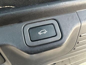 LAND ROVER RANGE ROVER 4.4 SD V8 Autobiography SUV 5dr Diesel Auto 4WD Euro 5 (339 ps)