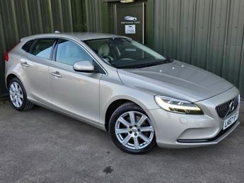 Volvo V40 2.0 T2 Inscription Hatchback 5dr Petrol Manual Euro 6 (s/s) (122