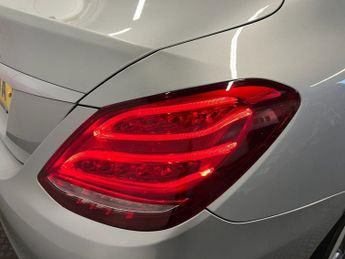 MERCEDES-BENZ C-CLASS 2.0 C200 AMG Line Saloon 4dr Petrol 7G-Tronic+ Euro 6 (s/s) (184