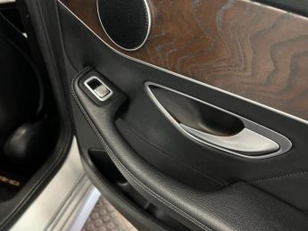 MERCEDES-BENZ C-CLASS 2.0 C200 AMG Line Saloon 4dr Petrol 7G-Tronic+ Euro 6 (s/s) (184