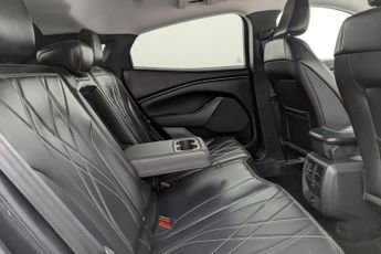 FORD MUSTANG MACH-E Standard Range 70kWh SUV 5dr Electric Automatic (269 ps)