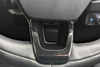 FORD MUSTANG MACH-E Standard Range 70kWh SUV 5dr Electric Automatic (269 ps)