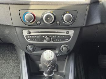 RENAULT MEGANE 1.5 dCi Dynamique TomTom Sport Tourer 5dr Diesel Manual Euro 5 (