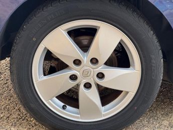 RENAULT MEGANE 1.5 dCi Dynamique TomTom Sport Tourer 5dr Diesel Manual Euro 5 (