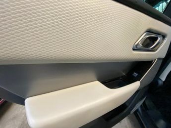 LAND ROVER RANGE ROVER VELAR 2.0 D180 R-Dynamic SE SUV 5dr Diesel Auto 4WD Euro 6 (s/s) (180 