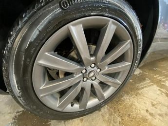 LAND ROVER RANGE ROVER VELAR 2.0 D180 R-Dynamic SE SUV 5dr Diesel Auto 4WD Euro 6 (s/s) (180 