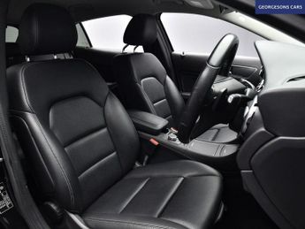 MERCEDES-BENZ GLA 1.6 GLA200 Sport SUV 5dr Petrol 7G-DCT Euro 6 (s/s) (156 ps)