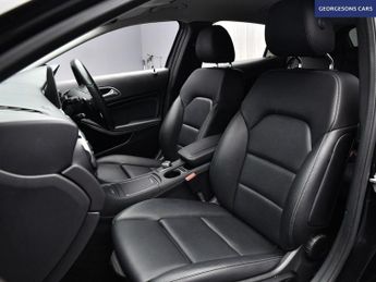 MERCEDES-BENZ GLA 1.6 GLA200 Sport SUV 5dr Petrol 7G-DCT Euro 6 (s/s) (156 ps)