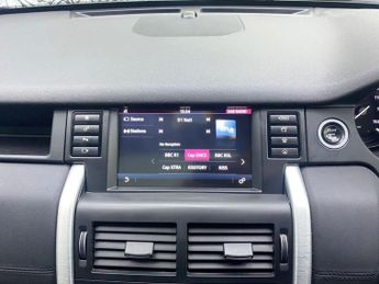 LAND ROVER DISCOVERY SPORT 2.0 TD4 HSE Black SUV 5dr Diesel Auto 4WD Euro 6 (s/s) (180 ps)