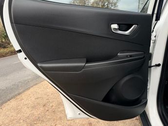HYUNDAI KONA 64kWh Premium SUV 5dr Electric Auto (10.5kW Charger) (204 ps)