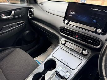 HYUNDAI KONA 64kWh Premium SUV 5dr Electric Auto (10.5kW Charger) (204 ps)