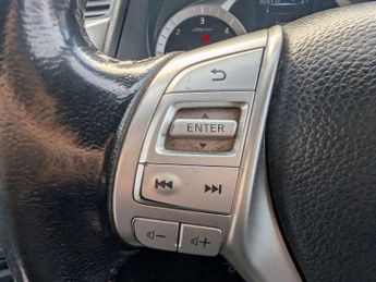 NISSAN NAVARA 2.3 dCi Tekna Pickup Double Cab 4dr Diesel Auto 4WD Euro 6 (190 