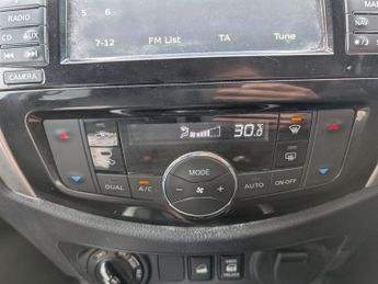 NISSAN NAVARA 2.3 dCi Tekna Pickup Double Cab 4dr Diesel Auto 4WD Euro 6 (190 