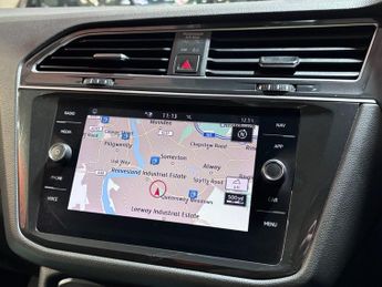 VOLKSWAGEN TIGUAN ALLSPACE 2.0 TDI SEL SUV 5dr Diesel DSG Euro 6 (s/s) (150 ps)