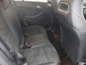 MERCEDES-BENZ CLA 2.1 CLA220d AMG Line Coupe 4dr Diesel 7G-DCT Euro 6 (s/s) (177 p