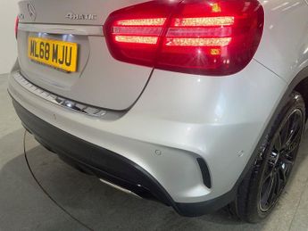 MERCEDES-BENZ GLA 2.1 GLA220d AMG Line (Premium) SUV 5dr Diesel 7G-DCT 4MATIC Euro