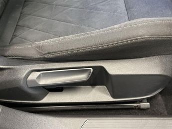 VOLKSWAGEN GOLF 2.0 TDI Style Hatchback 5dr Diesel DSG Euro 6 (s/s) (150 ps)