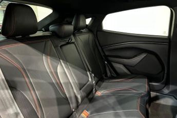 FORD MUSTANG MACH-E Standard Range 70kWh SUV 5dr Electric Automatic AWD (269 ps) Rea