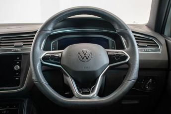 VOLKSWAGEN TIGUAN 2.0 TDI R-Line SUV 5dr Diesel DSG Euro 6 (s/s) (150 ps)