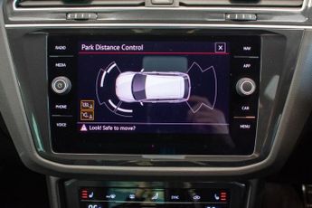 VOLKSWAGEN TIGUAN 2.0 TDI R-Line SUV 5dr Diesel DSG Euro 6 (s/s) (150 ps)