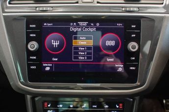 VOLKSWAGEN TIGUAN 2.0 TDI R-Line SUV 5dr Diesel DSG Euro 6 (s/s) (150 ps)