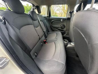 MINI HATCH 1.5 Cooper Classic Hatchback 5dr Petrol Steptronic Euro 6 (s/s) 