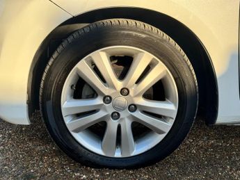 HONDA JAZZ 1.4 i-VTEC ES Plus Hatchback 5dr Petrol CVT Euro 5 (99 ps)