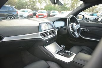 BMW 3 SERIES 2.0 320i M Sport Saloon 4dr Petrol Auto xDrive Euro 6 (s/s) (184