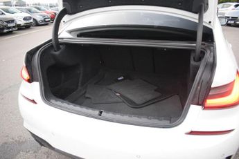 BMW 3 SERIES 2.0 320i M Sport Saloon 4dr Petrol Auto Euro 6 (s/s) (184 ps)