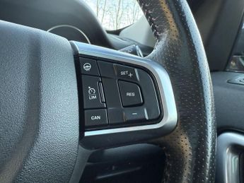 LAND ROVER DISCOVERY SPORT 2.0 TD4 HSE Dynamic Lux SUV 5dr Diesel Auto 4WD Euro 6 (s/s) (18