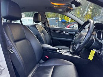 MERCEDES-BENZ C-CLASS 2.1 C220 CDI BlueEfficiency Executive SE Saloon 4dr Diesel G-Tro