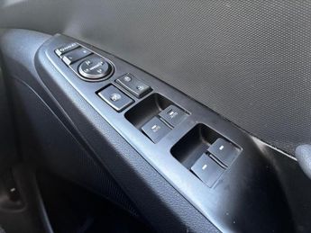 HYUNDAI IONIQ 1.6 h-GDi Premium Hatchback 5dr Petrol Hybrid DCT Euro 6 (s/s) (