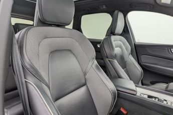 VOLVO XC60 2.0h T6 Recharge 11.6kWh R-Design SUV 5dr Petrol Plug-in Hybrid 