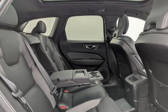 VOLVO XC60 2.0h T6 Recharge 11.6kWh R-Design SUV 5dr Petrol Plug-in Hybrid 