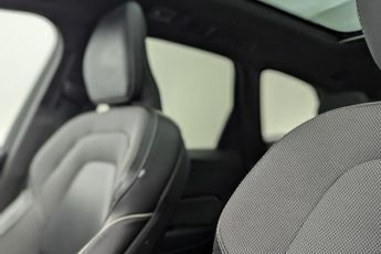 VOLVO XC60 2.0h T6 Recharge 11.6kWh R-Design SUV 5dr Petrol Plug-in Hybrid 