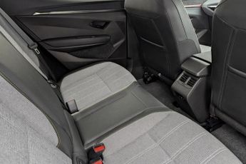 RENAULT MEGANE E-TECH 60kWh launch edition Hatchback 5dr Electric Auto (220 ps)