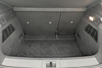 RENAULT MEGANE E-TECH 60kWh launch edition Hatchback 5dr Electric Auto (220 ps)