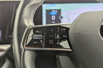 RENAULT MEGANE E-TECH 60kWh launch edition Hatchback 5dr Electric Auto (220 ps)