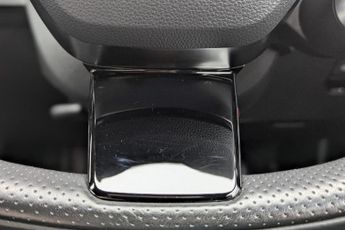 RENAULT MEGANE E-TECH 60kWh launch edition Hatchback 5dr Electric Auto (220 ps)