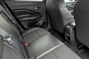 NISSAN JUKE 1.0 DIG-T N-Connecta SUV 5dr Petrol DCT Auto Euro 6 (s/s) (114 p