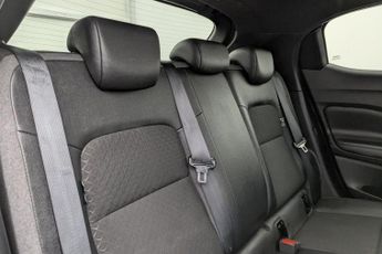 NISSAN JUKE 1.0 DIG-T N-Connecta SUV 5dr Petrol DCT Auto Euro 6 (s/s) (114 p
