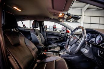 VAUXHALL ASTRA 1.4i Turbo Elite Hatchback 5dr Petrol Auto Euro 6 (s/s) (150 ps)