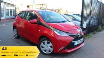 TOYOTA AYGO 1.0 VVT-i x-play Hatchback 5dr Petrol x-shift Euro 5 Euro 5 (68 