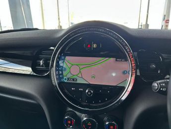 MINI Electric Hatch Cooper SE 32.6kWh Level 2 Hatchback 3dr Electric Auto (184 ps) 1