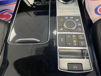 LAND ROVER RANGE ROVER 3.0 TD V6 Vogue SUV 5dr Diesel Auto 4WD Euro 6 (s/s) (258 ps)
