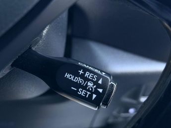 TOYOTA C-HR 1.8 VVT-h Excel SUV 5dr Petrol Hybrid CVT Euro 6 (s/s) (122 ps)